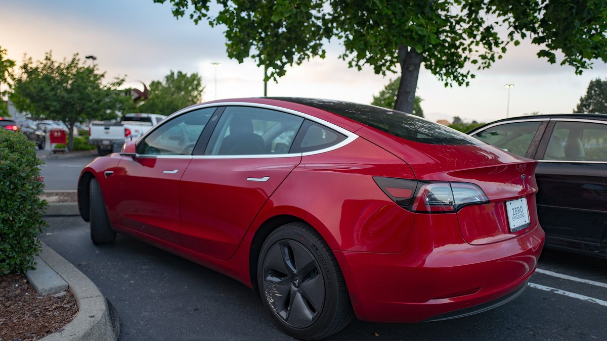 Xawaaraha Tesla: Xisaabta ugu weyn ee la soo xiray ee la xisaabtamay