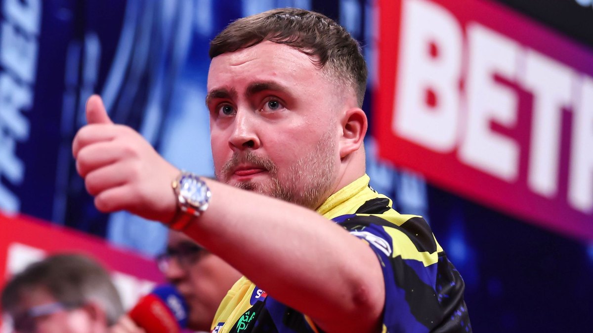 Littler oo Blackpool ku soo baxay semi-finalka Matchplay isagoo qaab ciyaareed cabsi leh sii wada