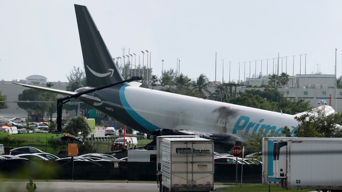 Miishka Amazon ayaa ka baxay garoonka Miami, 5 qof ayaa dhintay