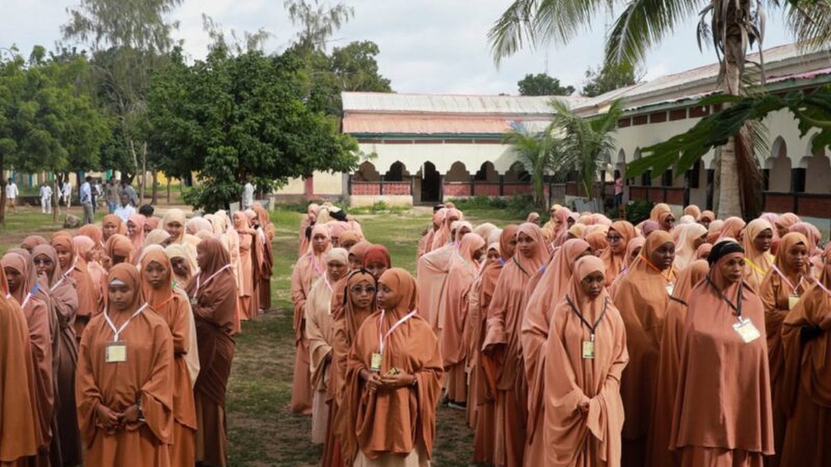 Dowladda Federaalka Soomaaliya oo shaqaaleysiinaysa 4,000 macallin cusub si loo dhammaystiro qorshaha 10,000