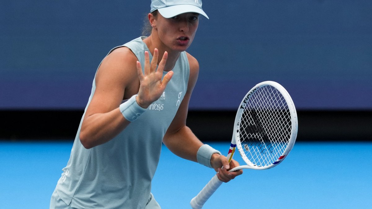Swiatek gaartey tartanka Cincinnati Masters ee semi-finalada kadib in Rybakina ku burburtay dhaawac