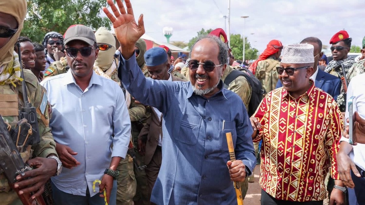 Madaxweyne Hassan Sheekh oo Galinsoor ku soo dhaweeyay dadweyne badan oo isugu jira