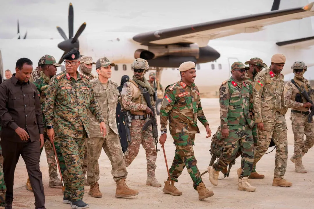 Taliyaha Ciidanka Xoogga Dalka Oo gaaray Baydhabo iyo DFS oo Dardargelinaysa  Dagaalka Al-Shabaab