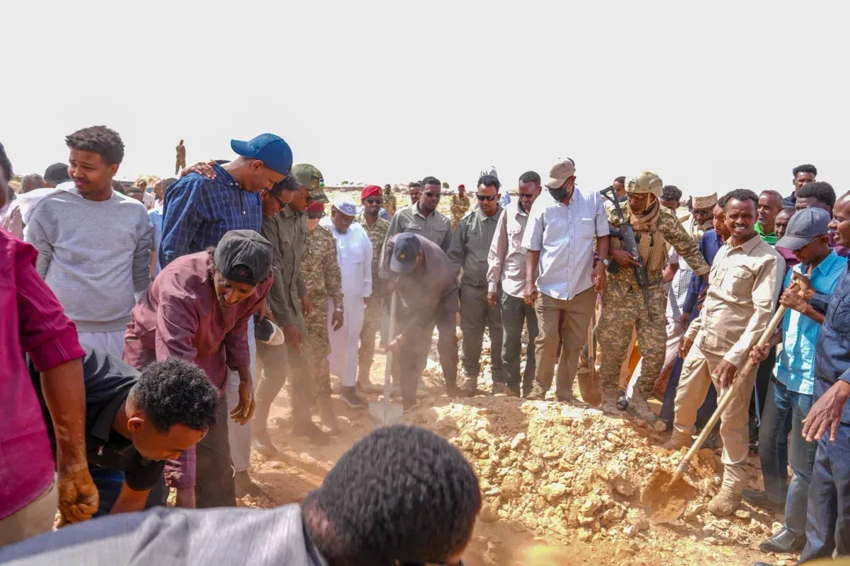 Madaxweyne Deni oo ka qaybgalay aaska Muuse Maxamed Guure oo Garowe ku geeriyoodey.