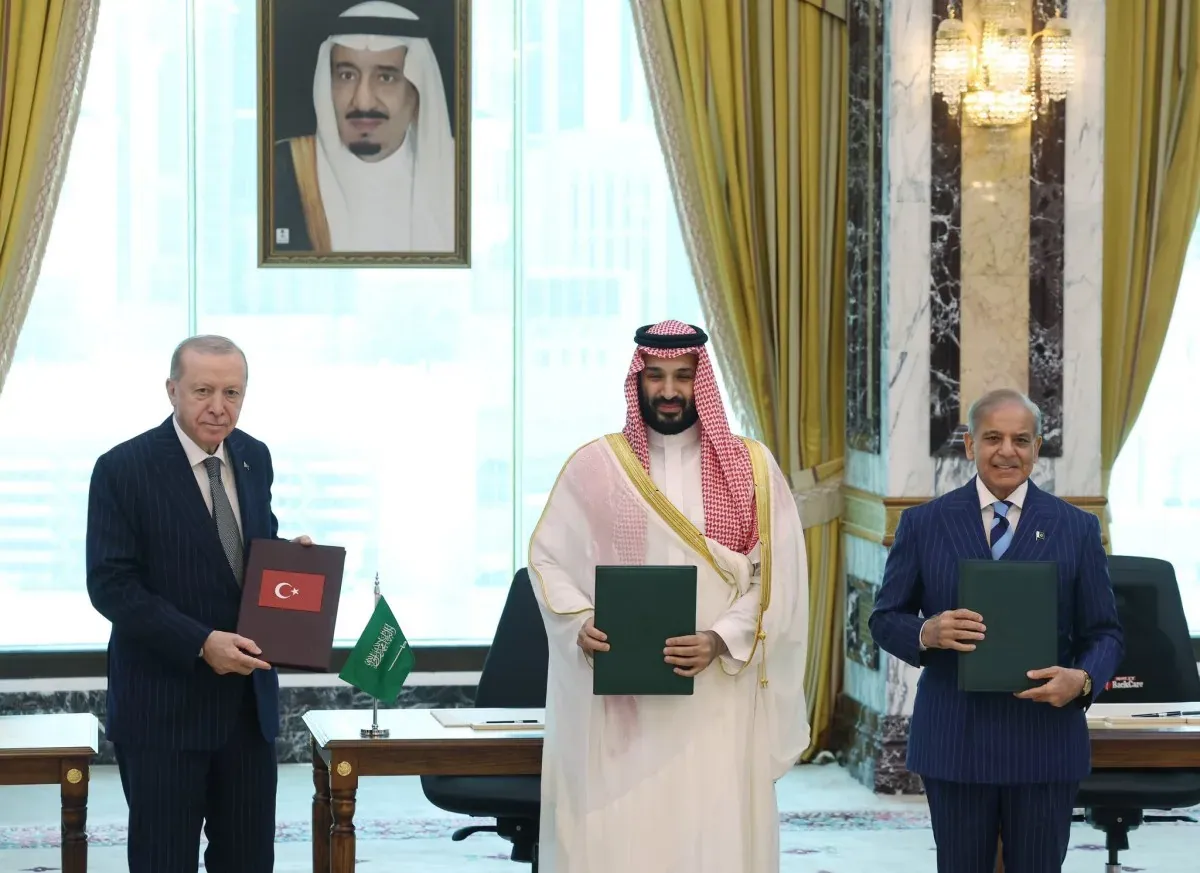Sacuudiga, Turkiga iyo Pakistan oo kala saxiixday heshiis difaac oo wadajir ah
