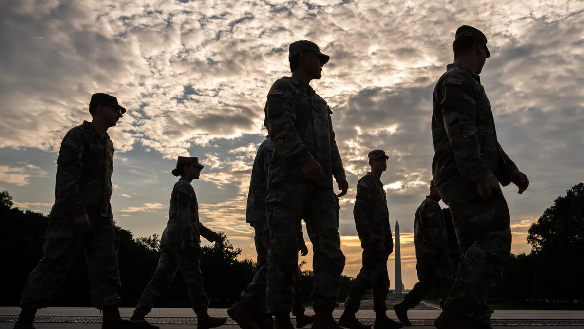 Wararka: National Guard member arrested in DC, accused of drawing g…