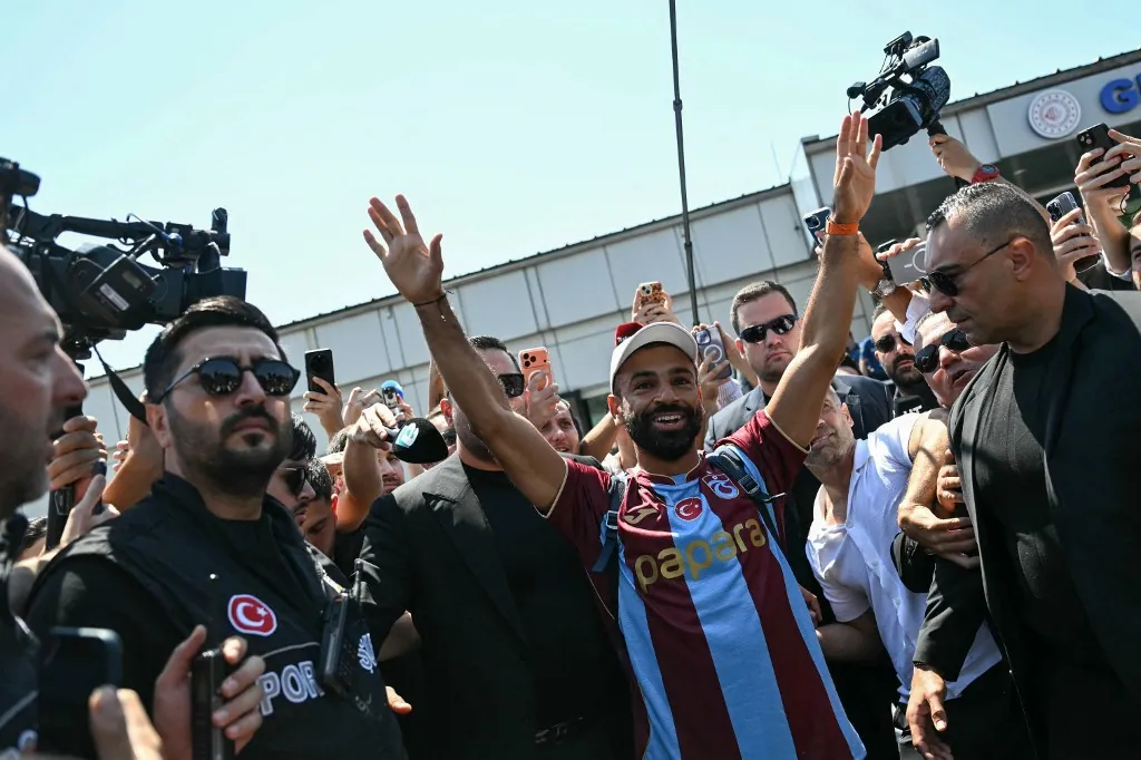Turkey: Mo Salah welcomed by fans chanting ‘Allahu Akbar’ after move to Trabzonspor