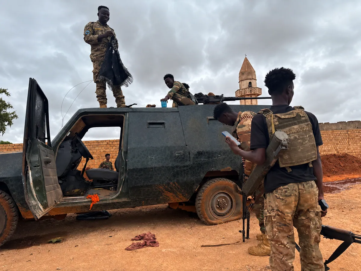 Baydhabo: Ciidamada Dowladda Iyo Kuwa Laftagareen Oo Isku Dhacay