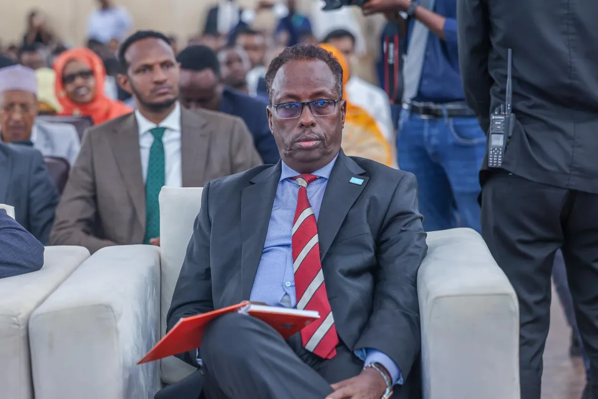DF oo shaacisay inay warshado waa weyn ka hirgelinayso magaalada…