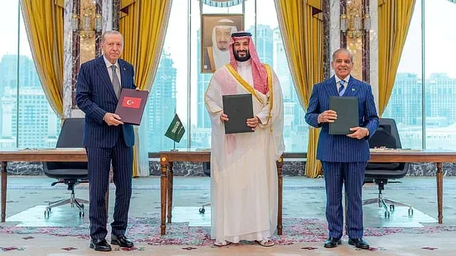 Sacuudi Carabiya, Pakistan iyo Turkiga oo kala saxiixday heshiis difaac oo weyn