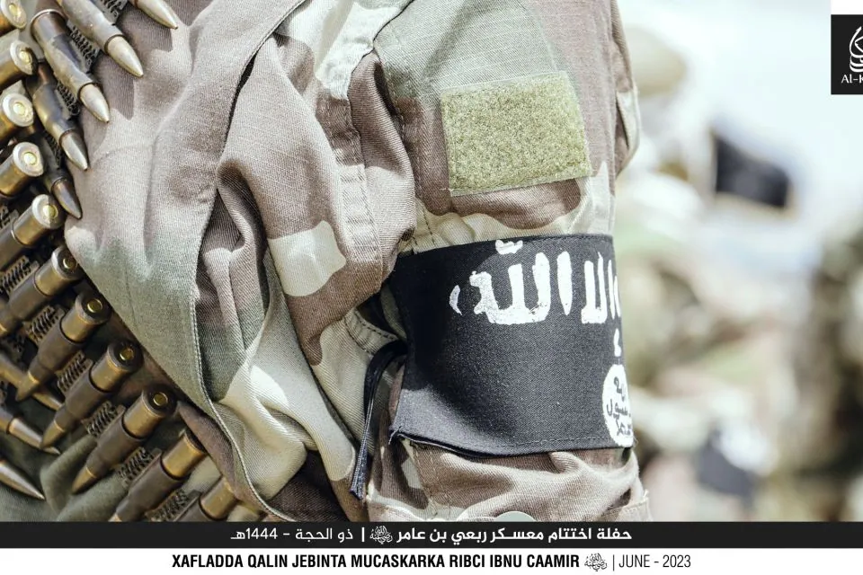 Ajnabi ka tirsanaa Al-Shabaab oo u soo gacan galay dowladda